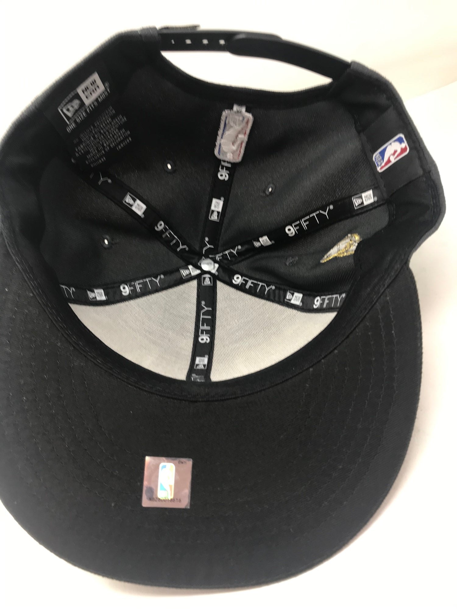 New Milwaukee Bucks 2021 NBA Champions Official New Era Issue Snapback Hat