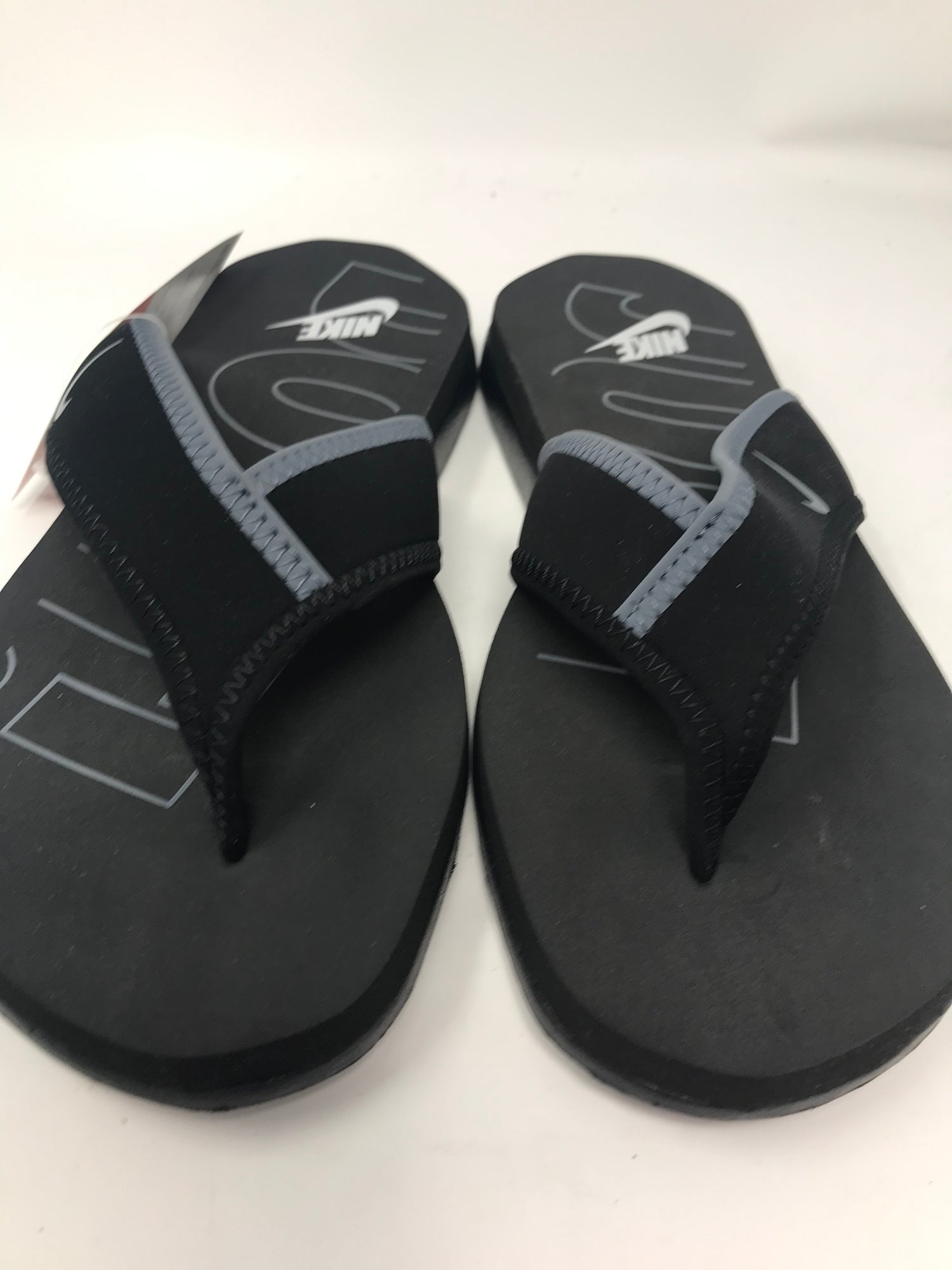 New Nike Men s Celso Girl Thong Plus Sandal Black Gray Size 6 PremierSports