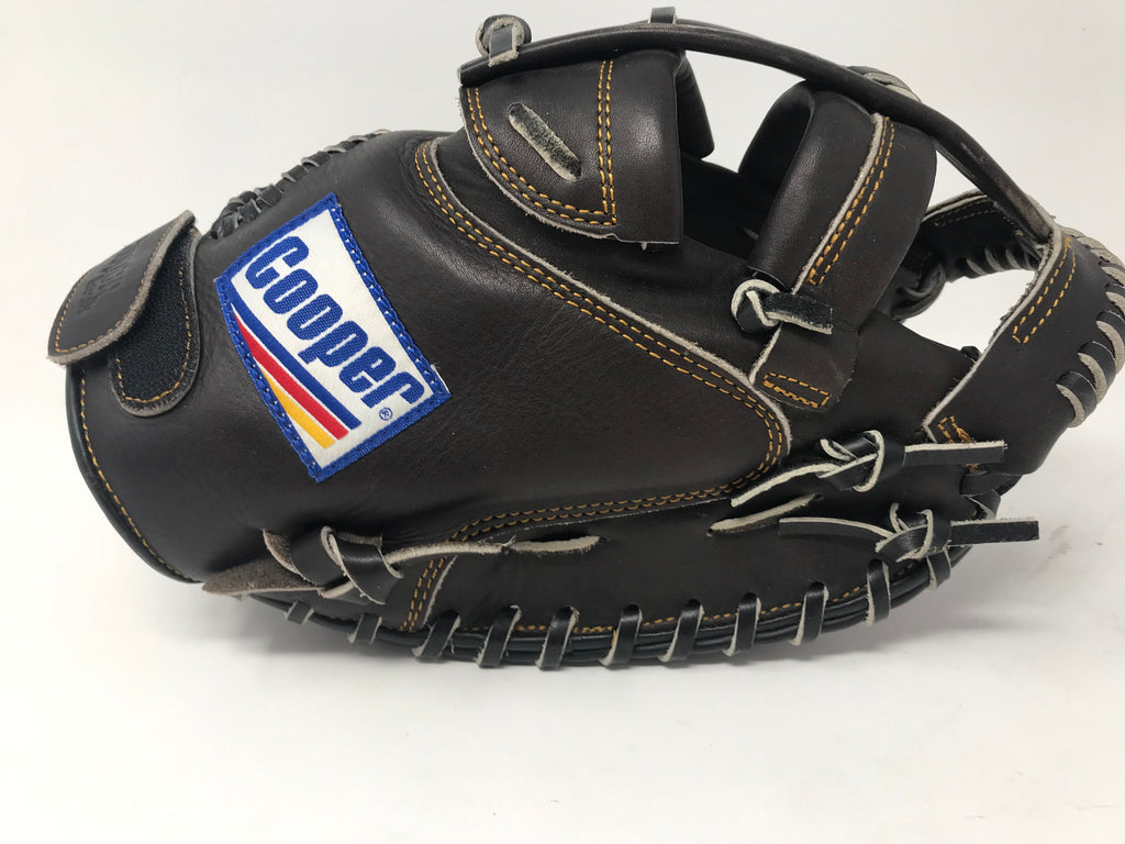 New Cooper 642 1st base Glove RHT 35