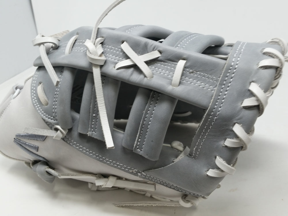 New no tags Easton Ghost Fastpitch Series 13" RHT Softball First Base Mitt White