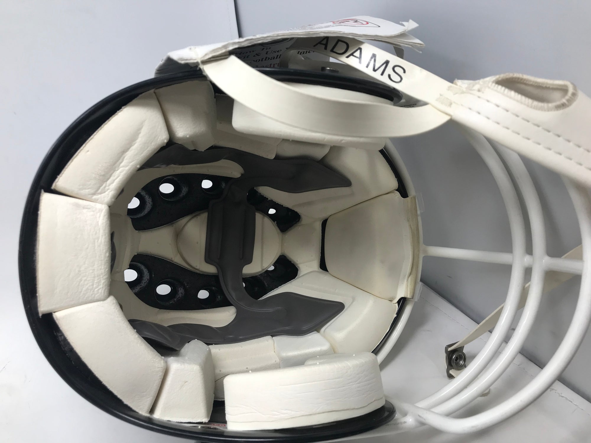New Adams A2010 Grid Elite Youth Medium Football Helmets Black/White J – PremierSports New Adams A2010 Grid Elite Youth Medium Football Helmets Black/White J – PremierSports