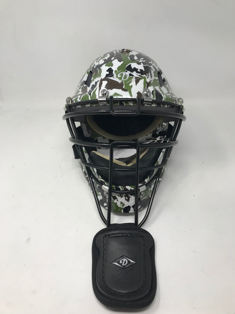 New Diamond DCH-Edge IX3 Adult Large (7 1/8-7 1/2) Catchers Helmet Camo Facemask