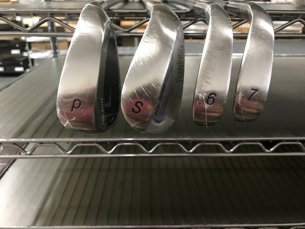 New Top Flite Mix Flawless 4 piece Iron Set 7,9 Wedge, Sand Wedge brand new Golf