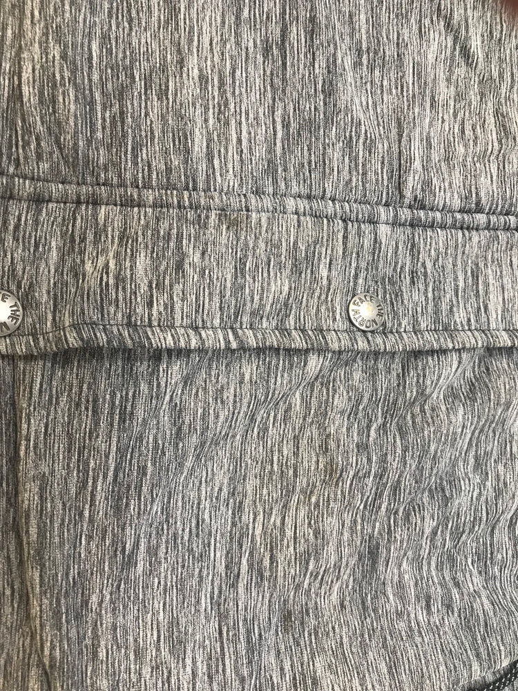 Used North Face Women's Pseudio Vest Medium Gray/White NF0A37H5
