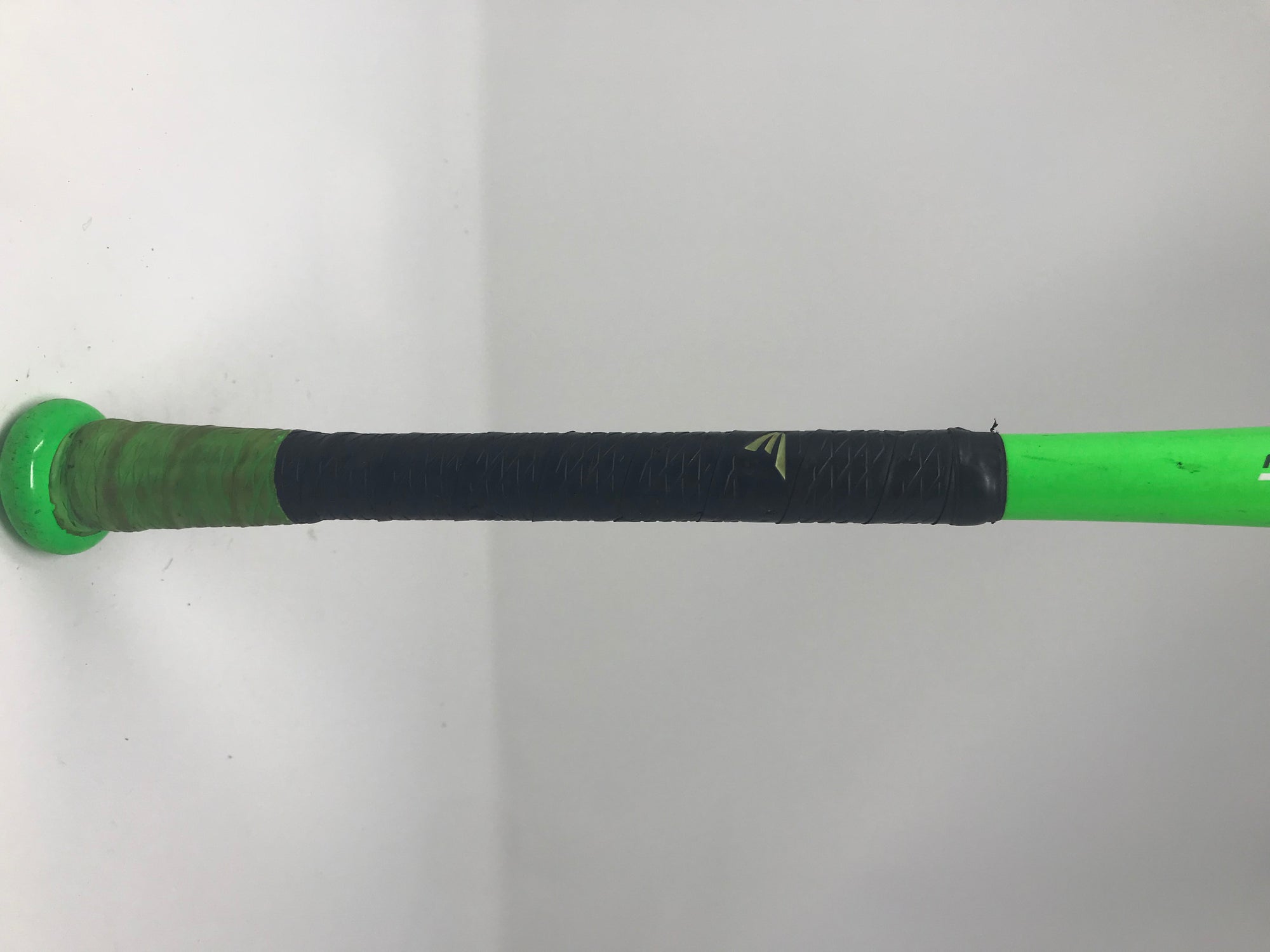 Easton Mako BB16MK 33/30oz BBCOR Baseball Bat Easton Mako BB16MK 33/30oz BBCOR Baseball Bat