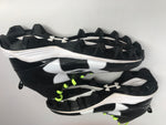 Used Under Armour Kids UA Crusher RM Jr. Football Youth 4 Blk/White Molded Cleat