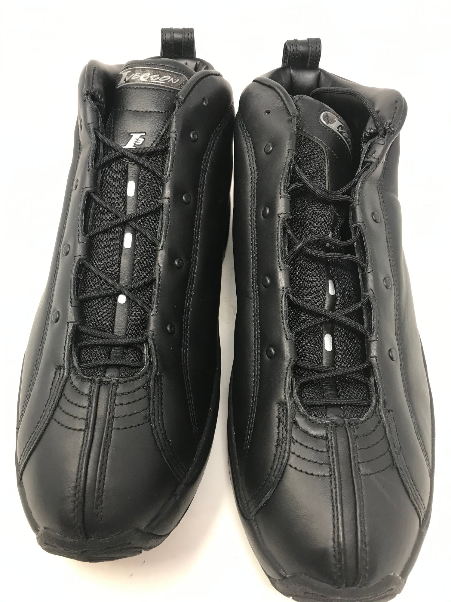 New 13 Playoff Basketball sneaker 