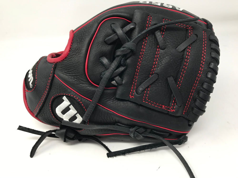 New Wilson A950 WTA09RB18DY115 11.5" RHT Baseball Black/Red