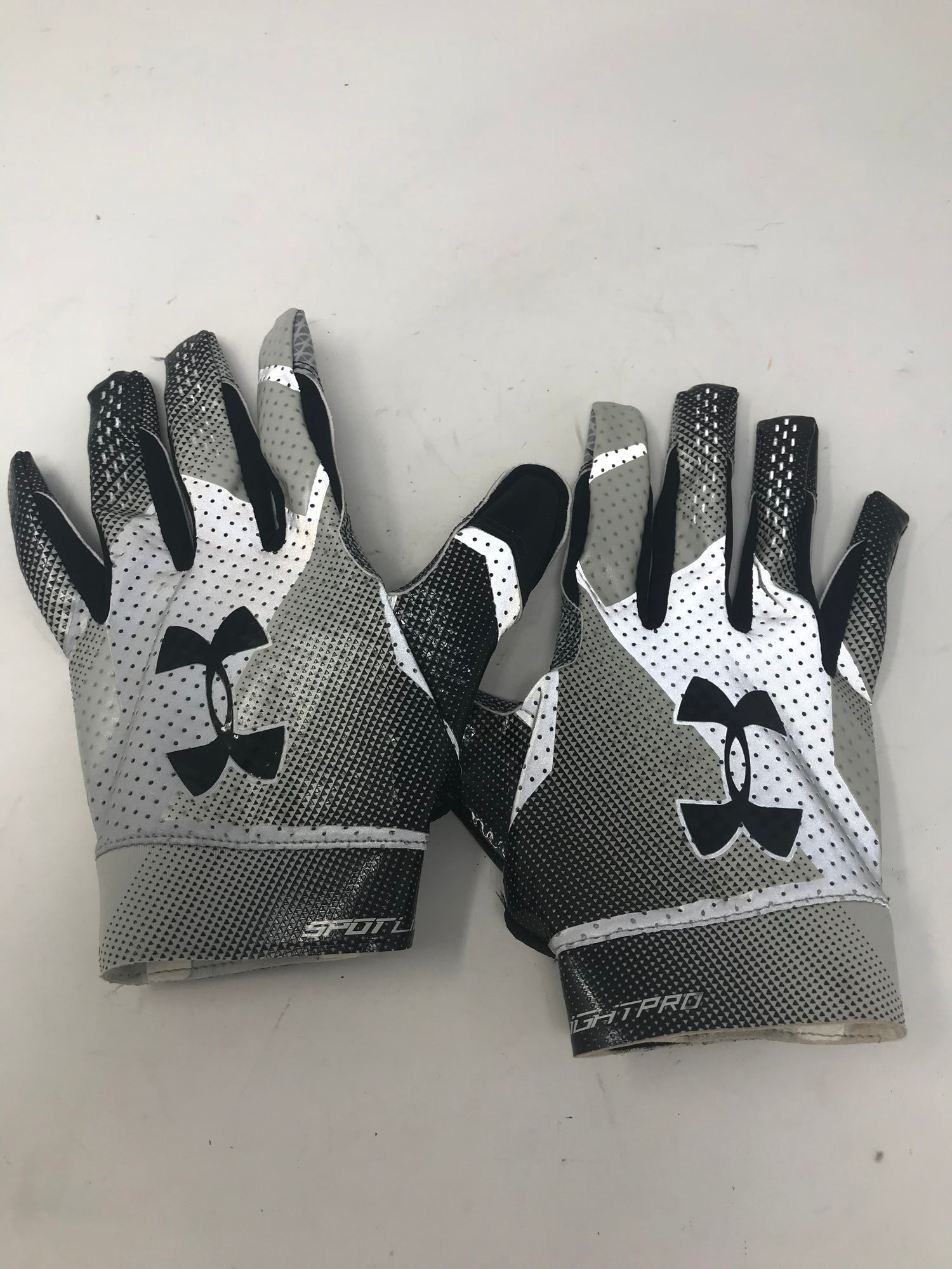 Ua Gluegrip Under Armour Nfl Gloves Armour Football Spotlight Glue