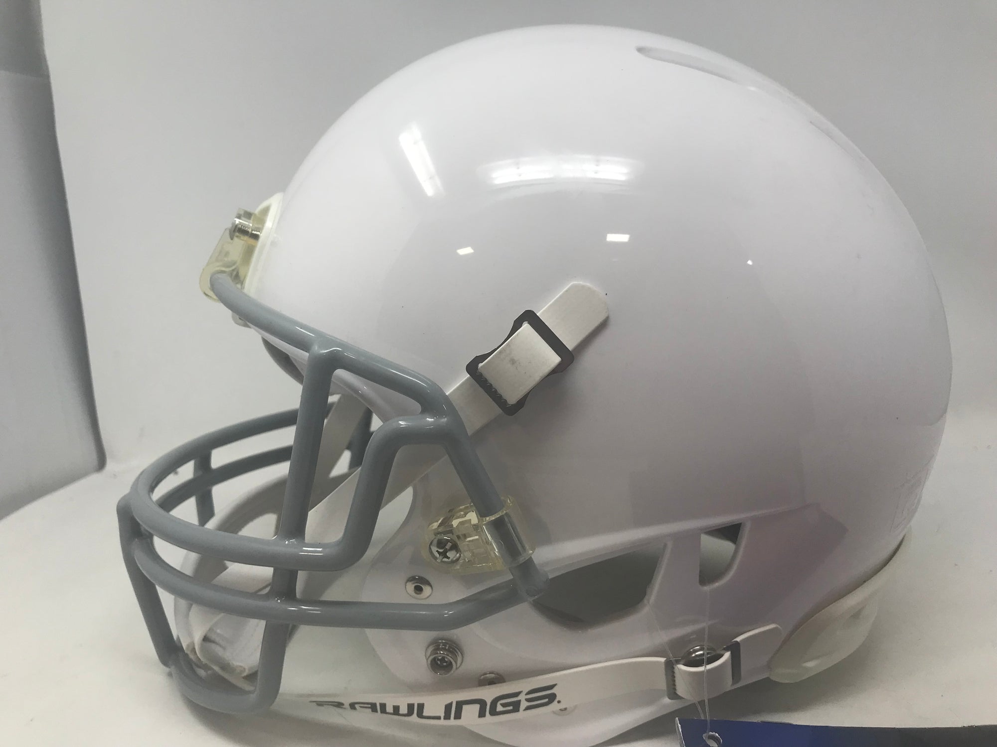 New Rawlings Momentum Adult Football Helmet Medium White/Gray – PremierSports