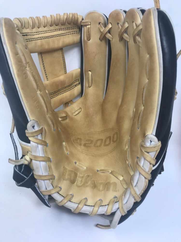 Used Wilson A2000 1786Baseball Glove 11.5 Inch RHT Black/Tan