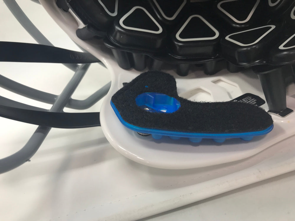 New, Schutt Sports Vengeance A11 Youth Football Helmet w/ Facemask Large Wht/Gry