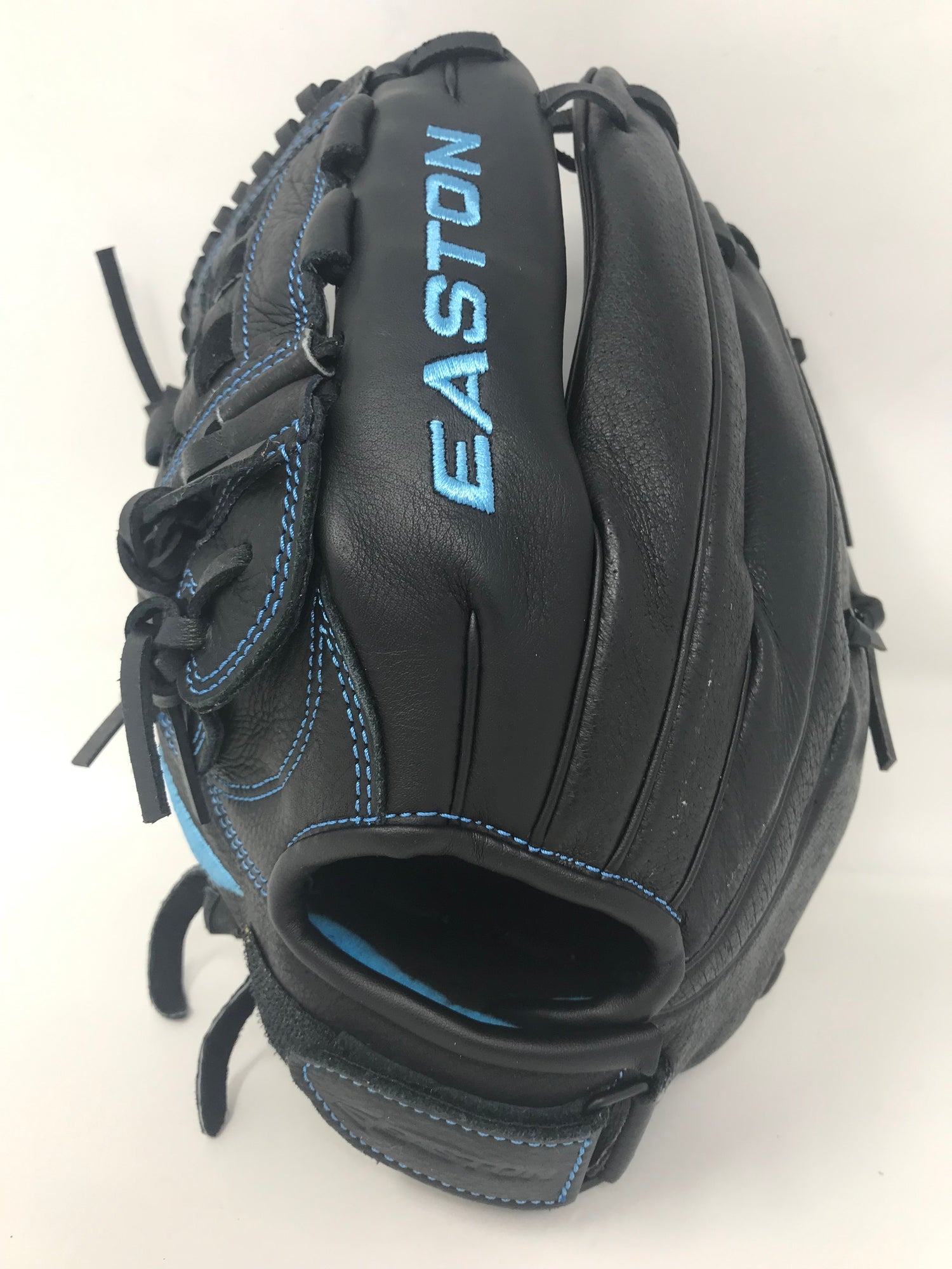 Easton black 2025 pearl glove