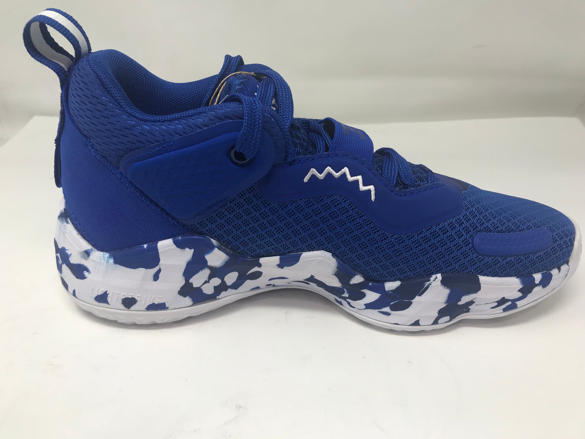 New adidas Unisex-Adult D.O.N. Issue 3 Basketball Shoe Men 7/Women 8 R –  PremierSports